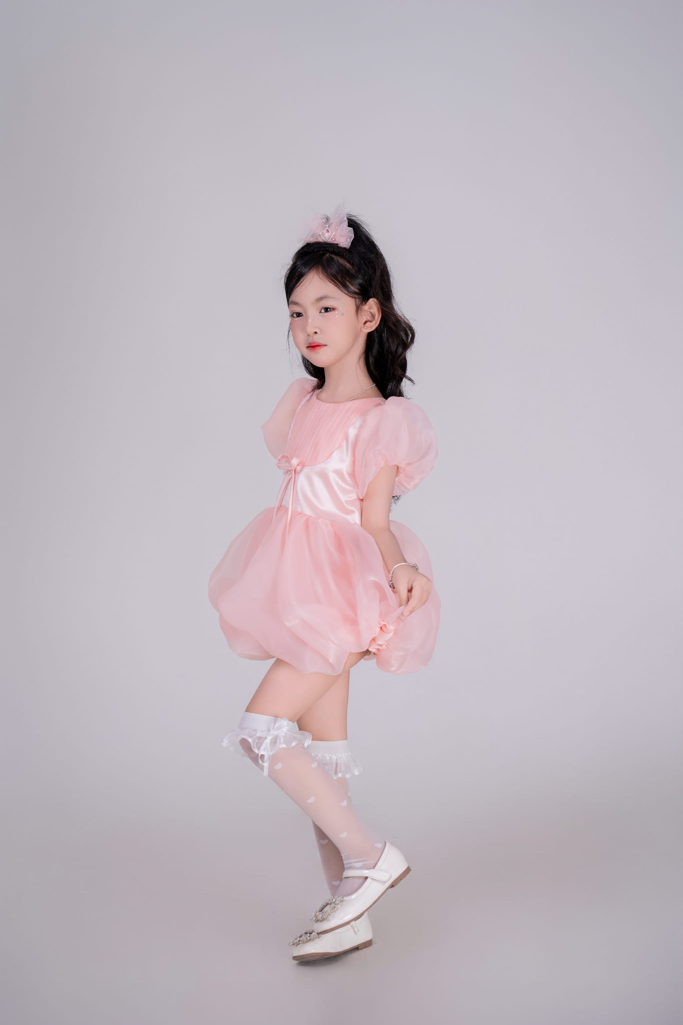 Gợi Ý 5 Váy Thiết Kế Bé Gái Đi Tiệc